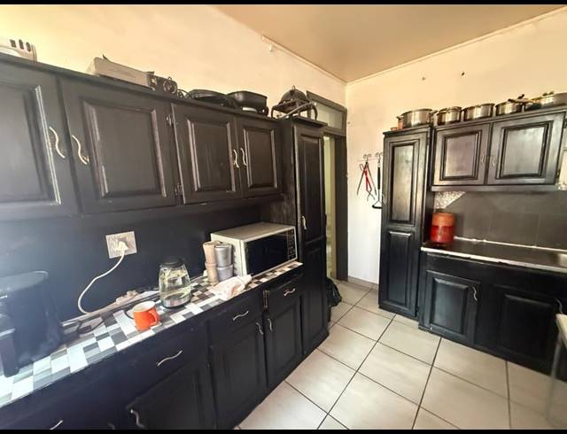 2 BEDROOM APARTMENT FOR SALE IN VANDERBIJLPARK CW 6